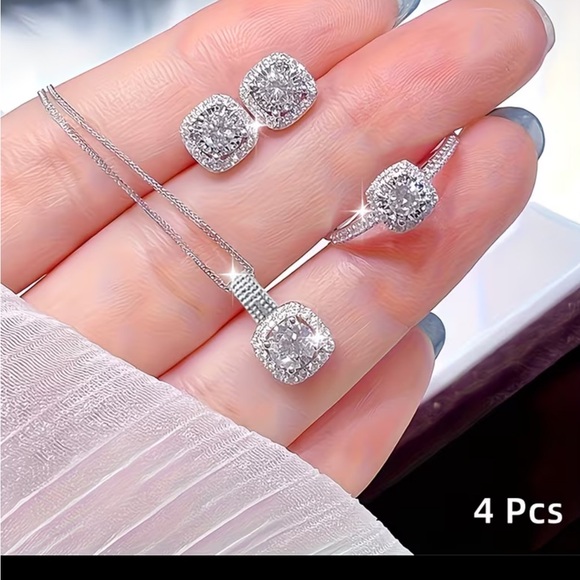 Silver Rhinestone Jewelry Set - Picture 9 of 11